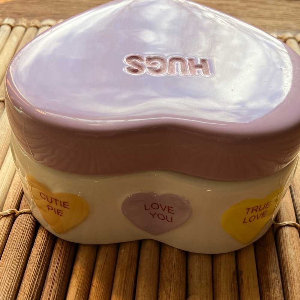 Lavender Heart Ceramic Bath Container - Picture 4 of 10